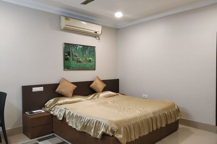 Room 18 of 50