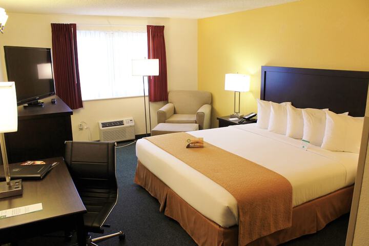 Room 6 of 37