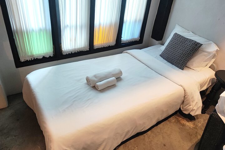 Room 18 of 60