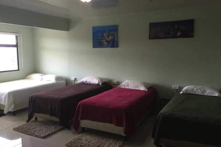 Room 10 of 33