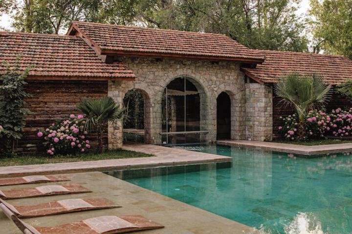 Pool 22 of 34