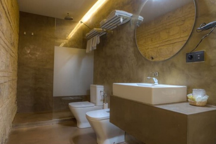 Clean Restrooms