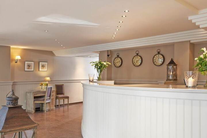 Hotel Interior 9 of 11