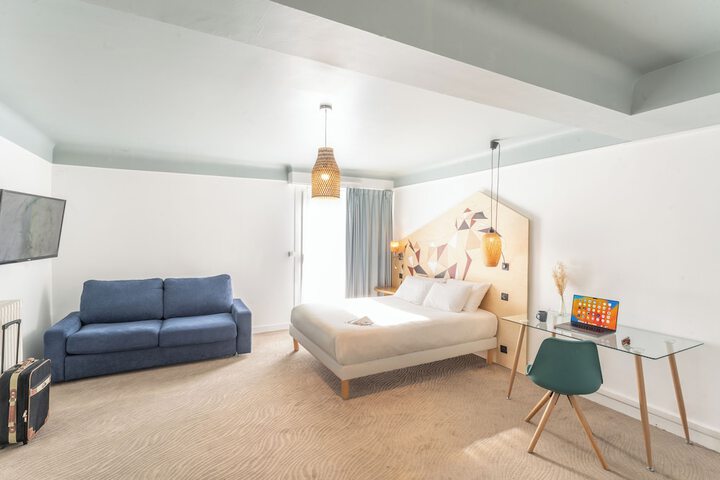 Room 10 of 43