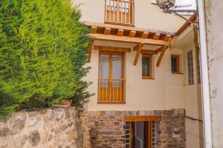 Casa Arnedillo by Apartamentos Arnedillo