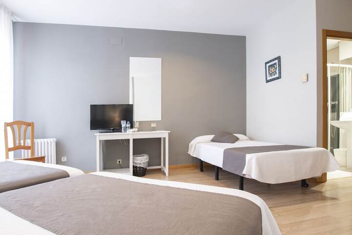 Room 16 of 35
