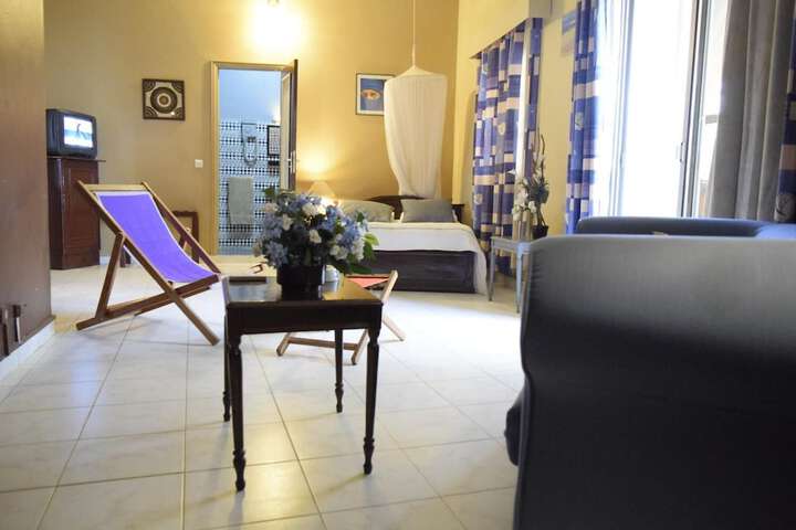 Room 16 of 40