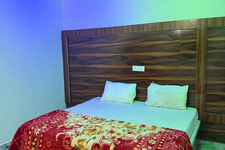 Room 12 of 23