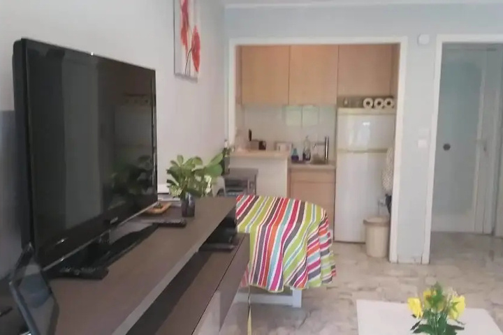 Room 4 of 15