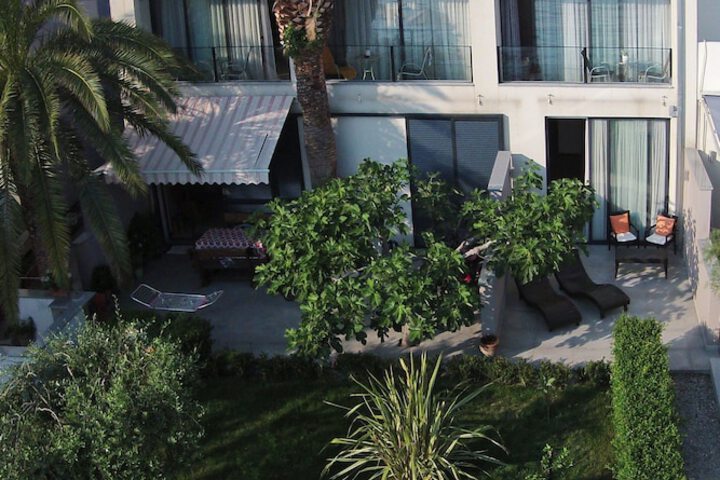 Hotel Exterior 34 of 41