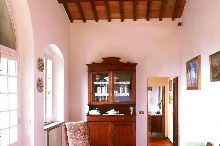 Room 3 of 12