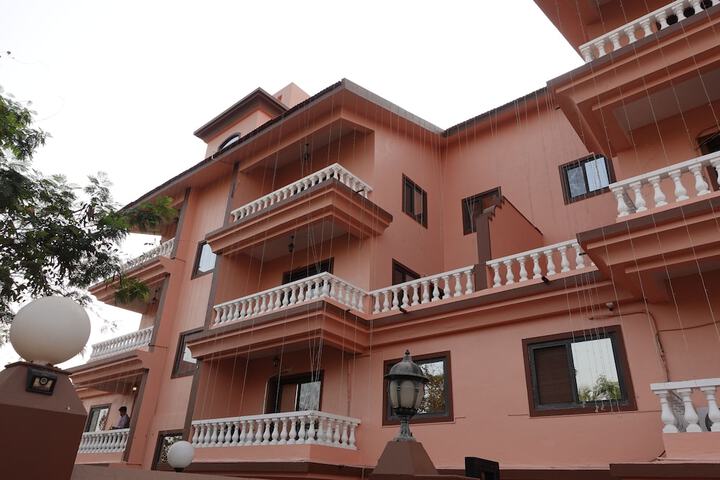 Hotel 11 of 12