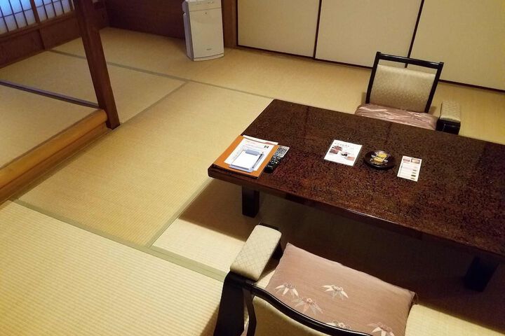 Room 23 of 118