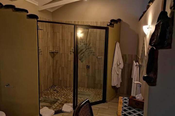 Room 12 of 50