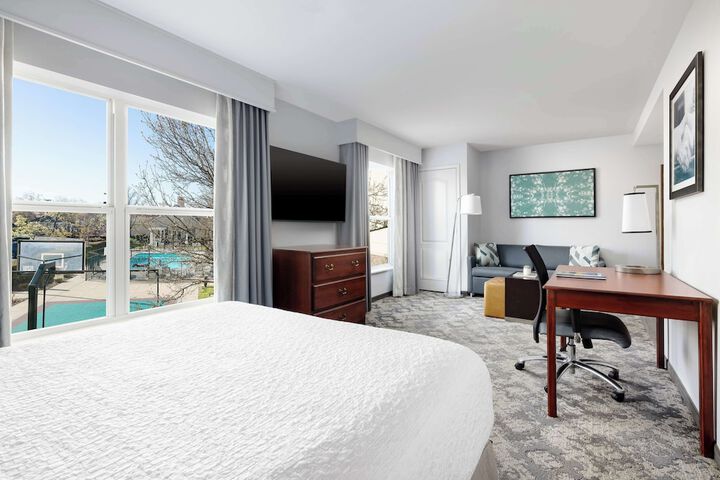 1 King 2 Queen Beds 2 Bedroom 2 Bath Suite (12 of 28)