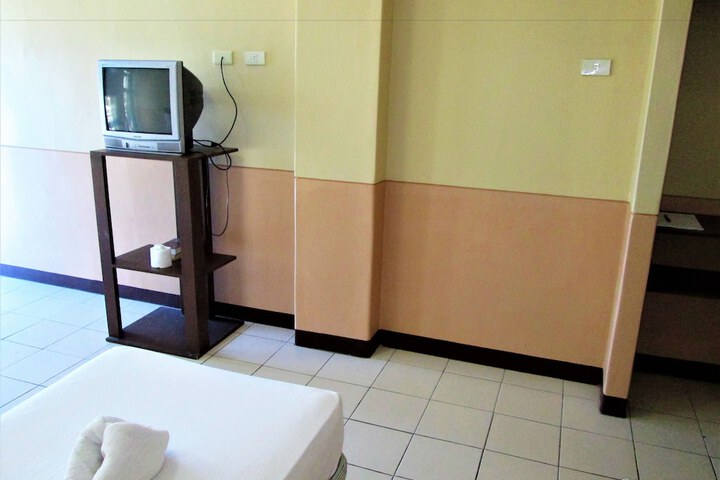 Room 18 of 42