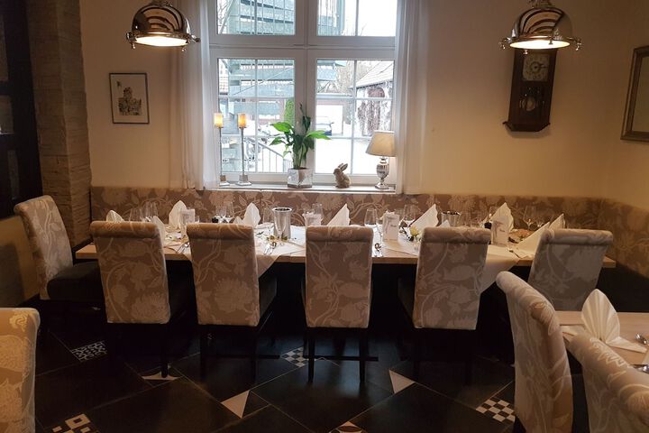Dining 44 of 77