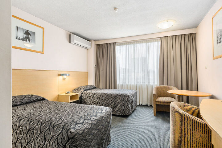 Room 15 of 38