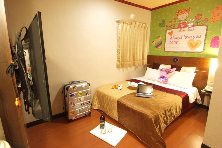 Room 10 of 27