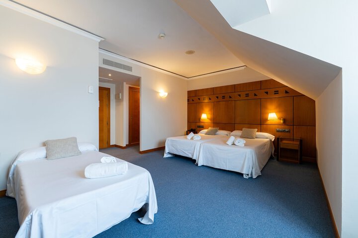 Room 33 of 124