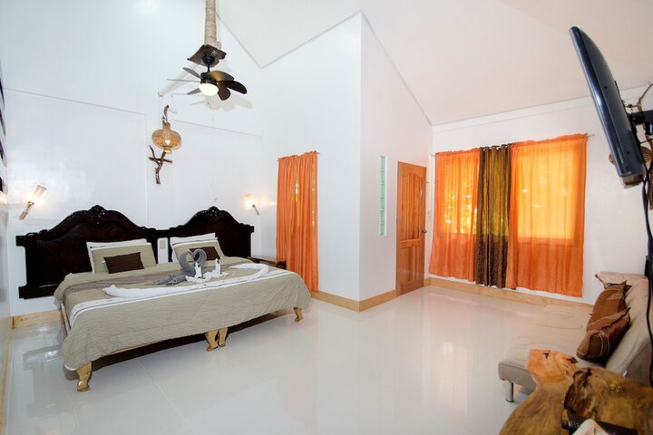 Room 6 of 165