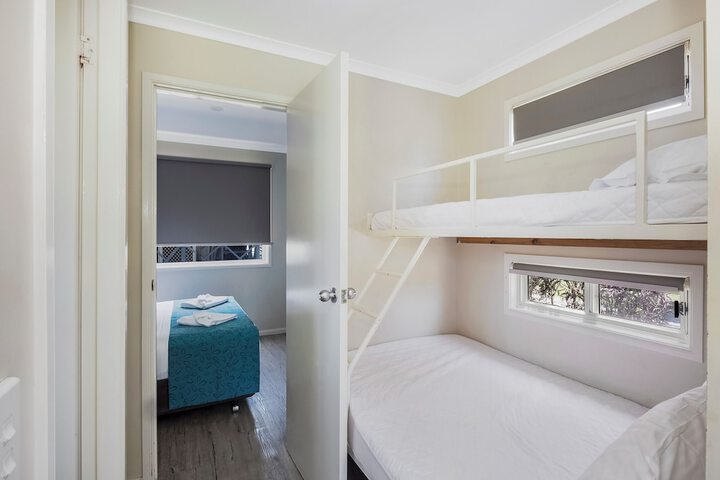 Room 12 of 108