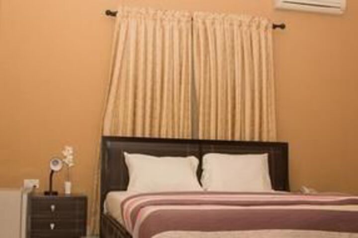 Room 7 of 33