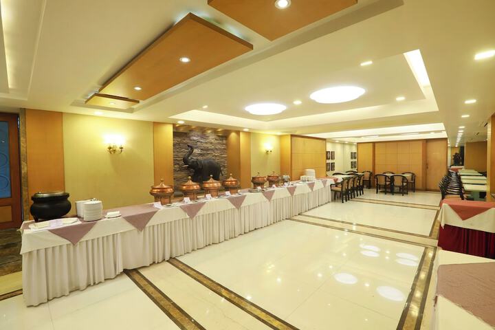 Ballroom/Hall 48 of 66