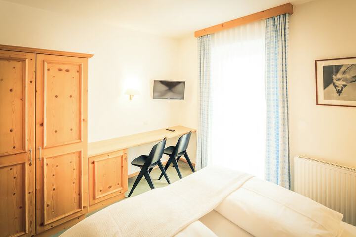 Room 43 of 113