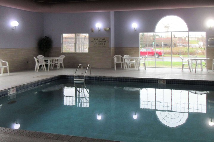 Hotel Pool
