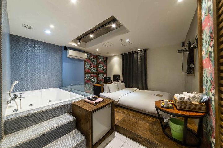 Room 30 of 95
