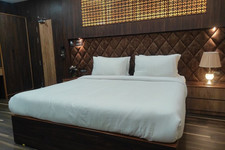 Room 13 of 110