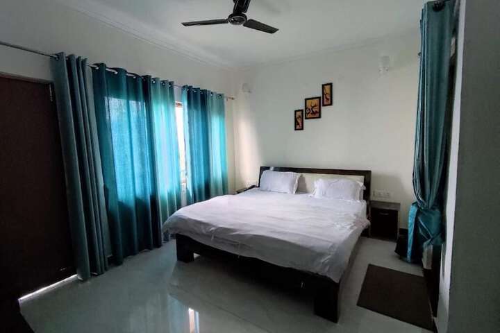 Room 4 of 14