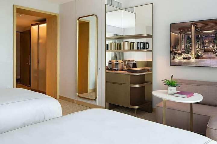 Room 13 of 65