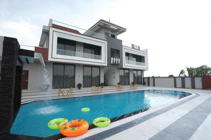 Samyukta Resort