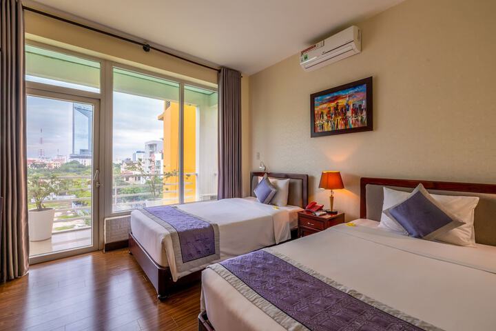 Room 15 of 104