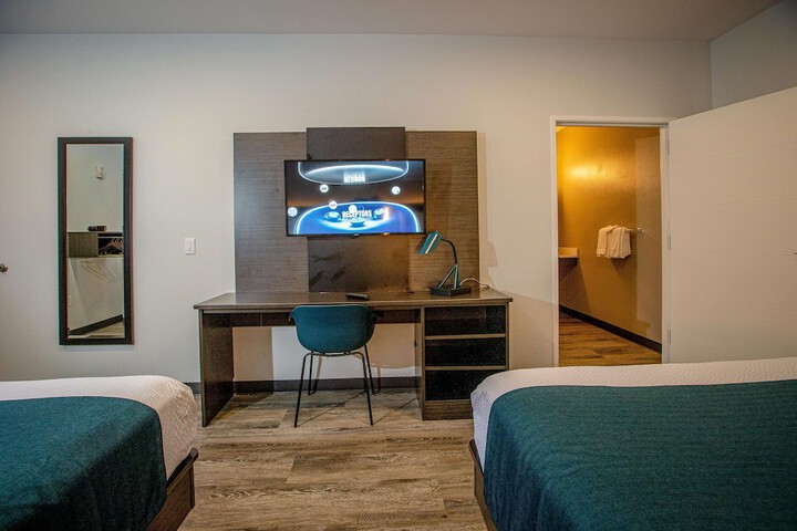 Room 28 of 47