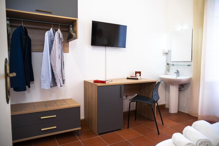 Room 26 of 107