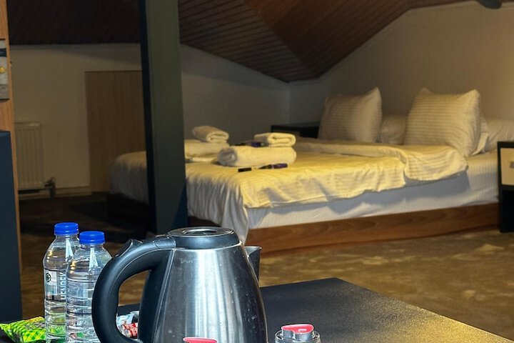 Room 44 of 104