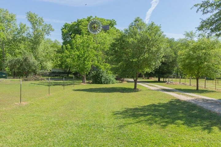 Property Grounds 17 of 27
