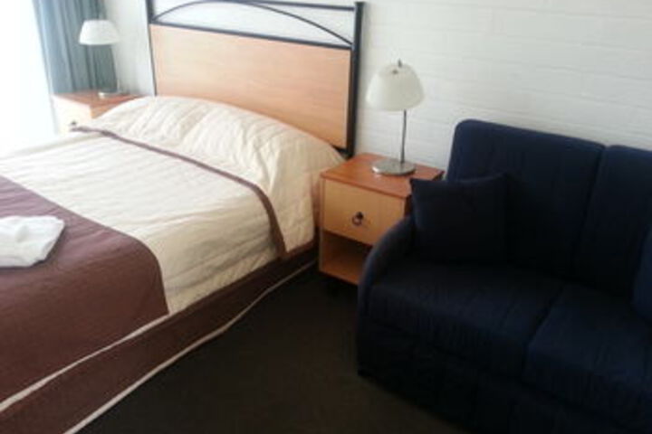 Room 13 of 20