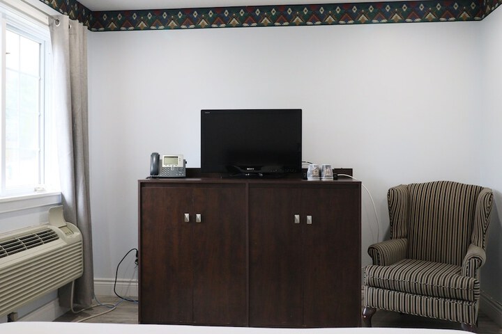 Classic Queen Bed (18 of 63)