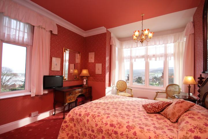 Room 5 of 73