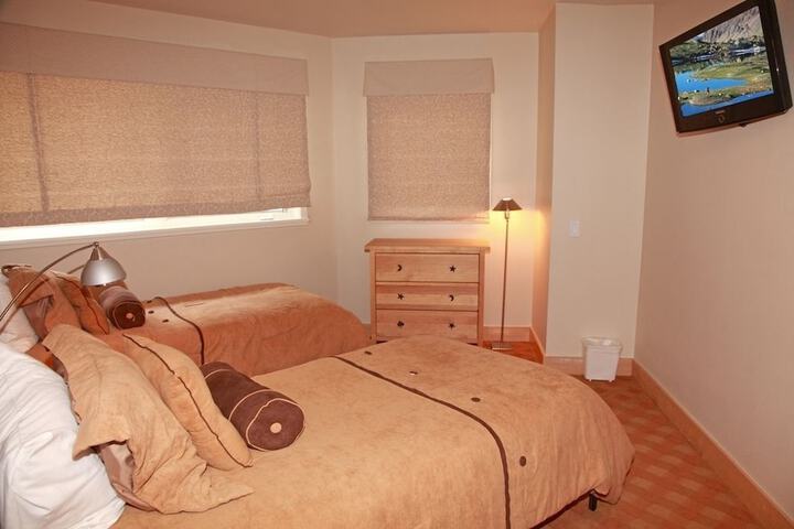 Room 3 of 117