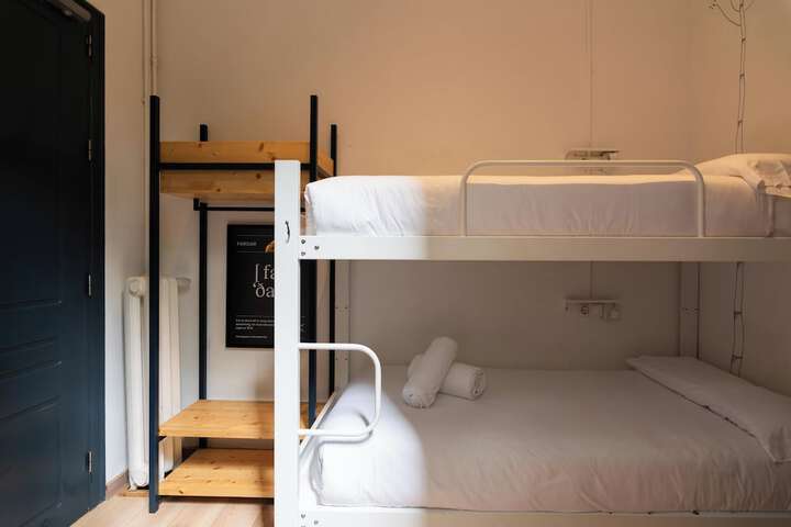 Room 13 of 31