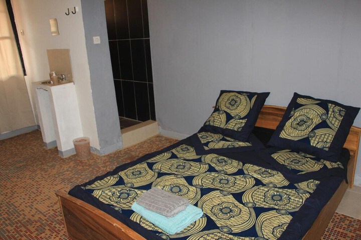 Room 15 of 37