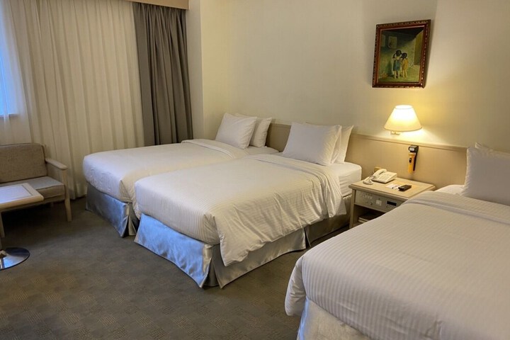 Room 33 of 56