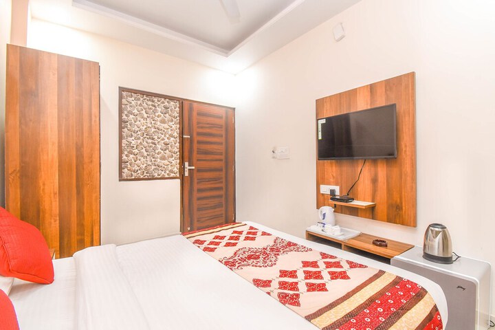 Room 13 of 29