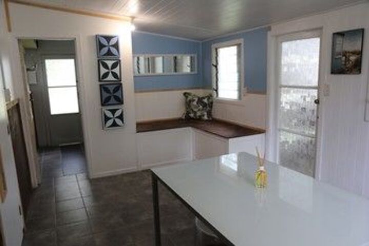 Room 7 of 8