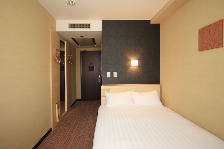 Room 14 of 35